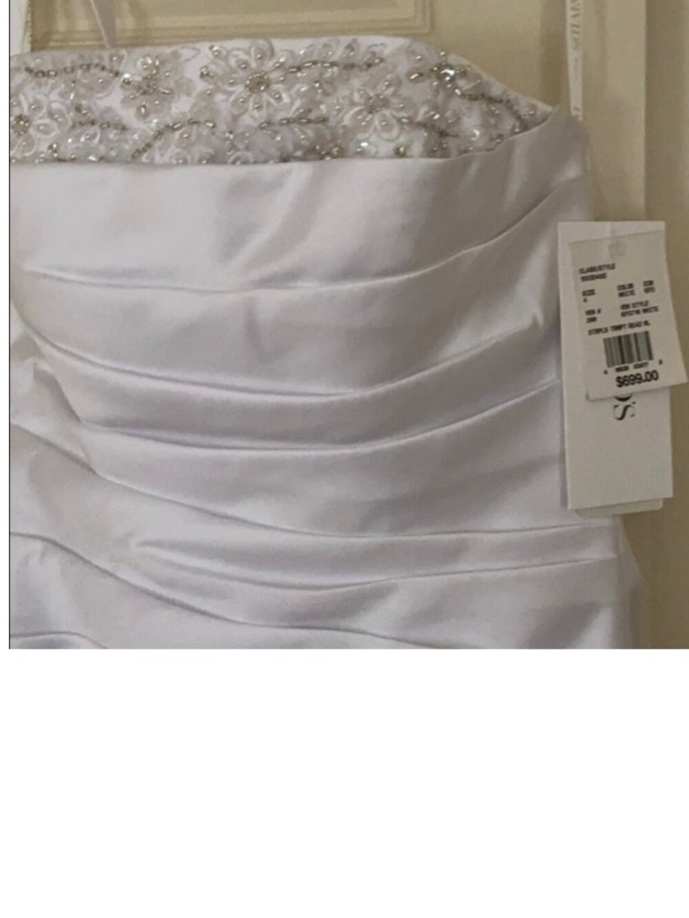 Wedding gown - Picture 3 of 6